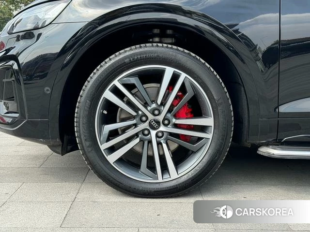 Audi Q5L id 3857940 из Китая 28