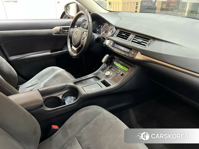 Lexus CT id 4236590 из Китая 16