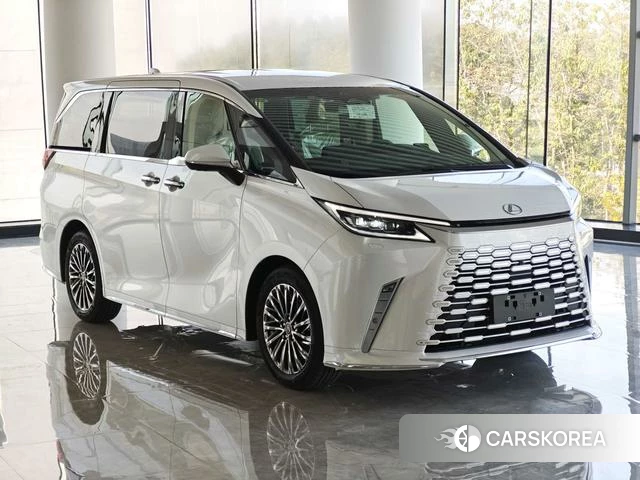 Lexus LM id 4307772 из Китая 20