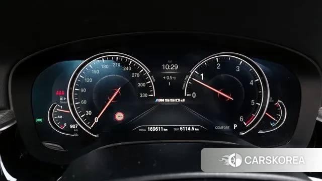 BMW 5 Series (G30) id 3709484 из Кореи 18