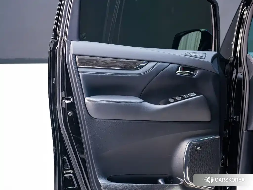 Lexus LM id 4686100 из Китая 20