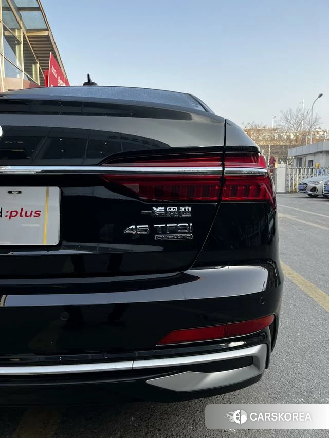 Audi A6L id 3856106 из Китая 23