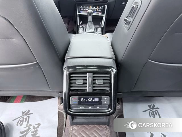 Volkswagen Passat PHEV id 4365850 из Китая 14