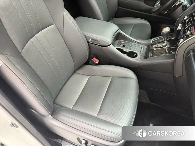 Lexus LM id 4341788 из Китая 24