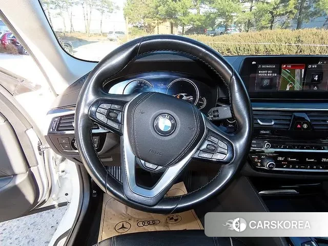 BMW 5 Series (G30) id 3552756 из Кореи 18