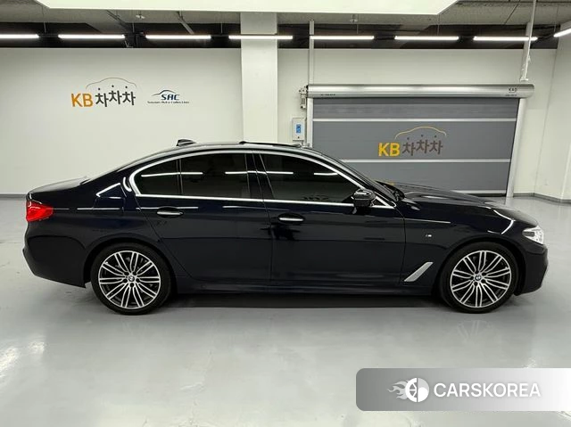 BMW 5 Series (G30) id 4419829 из Кореи 18