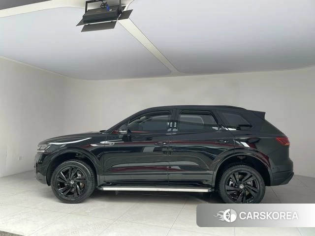 Volkswagen Touareg id 4359531 из Китая 16