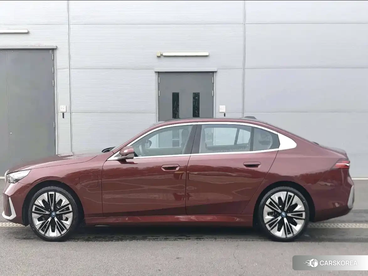 BMW i5 id 4659904 из Китая 12