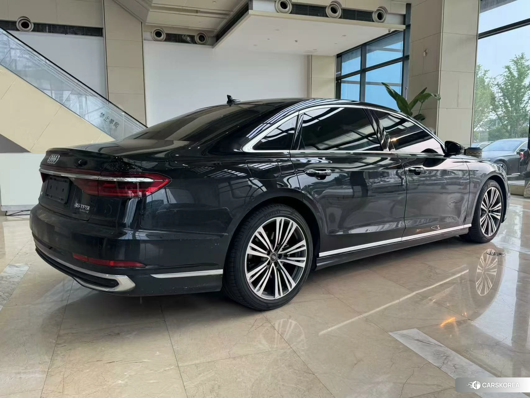 Audi A8 id 4513803 из Китая 8