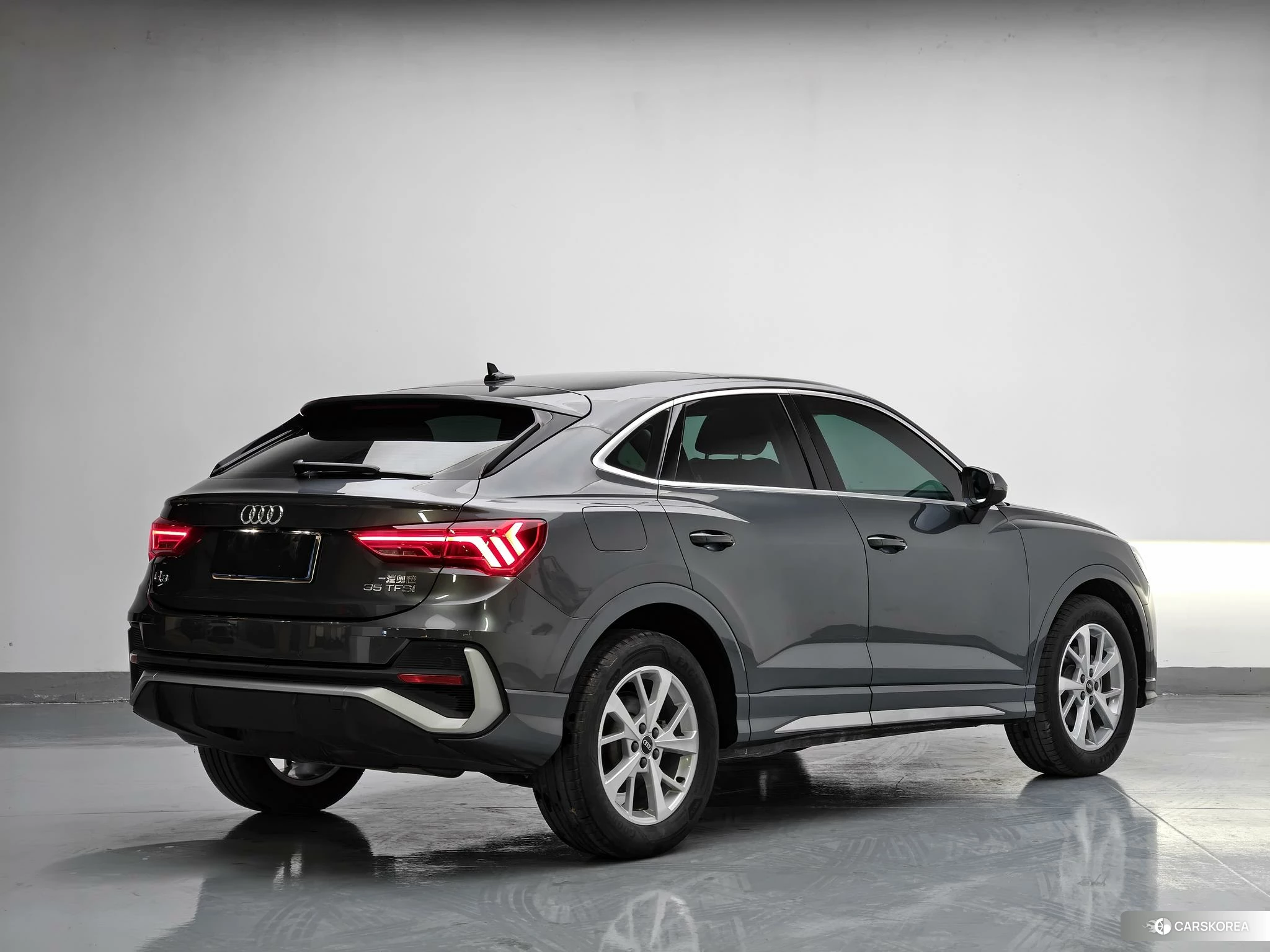 Audi Q3 Sportback id 4452033 из Китая 20