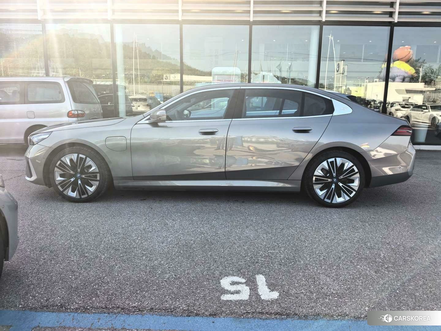 BMW i5 id 4453850 из Китая 8