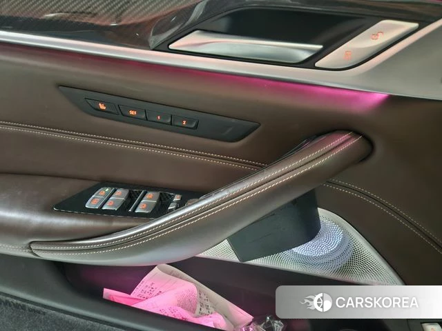 BMW 5 Series (G30) id 3894148 из Кореи 11