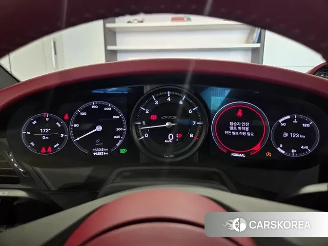 Porsche 911(992) id 3212492 из Кореи 10