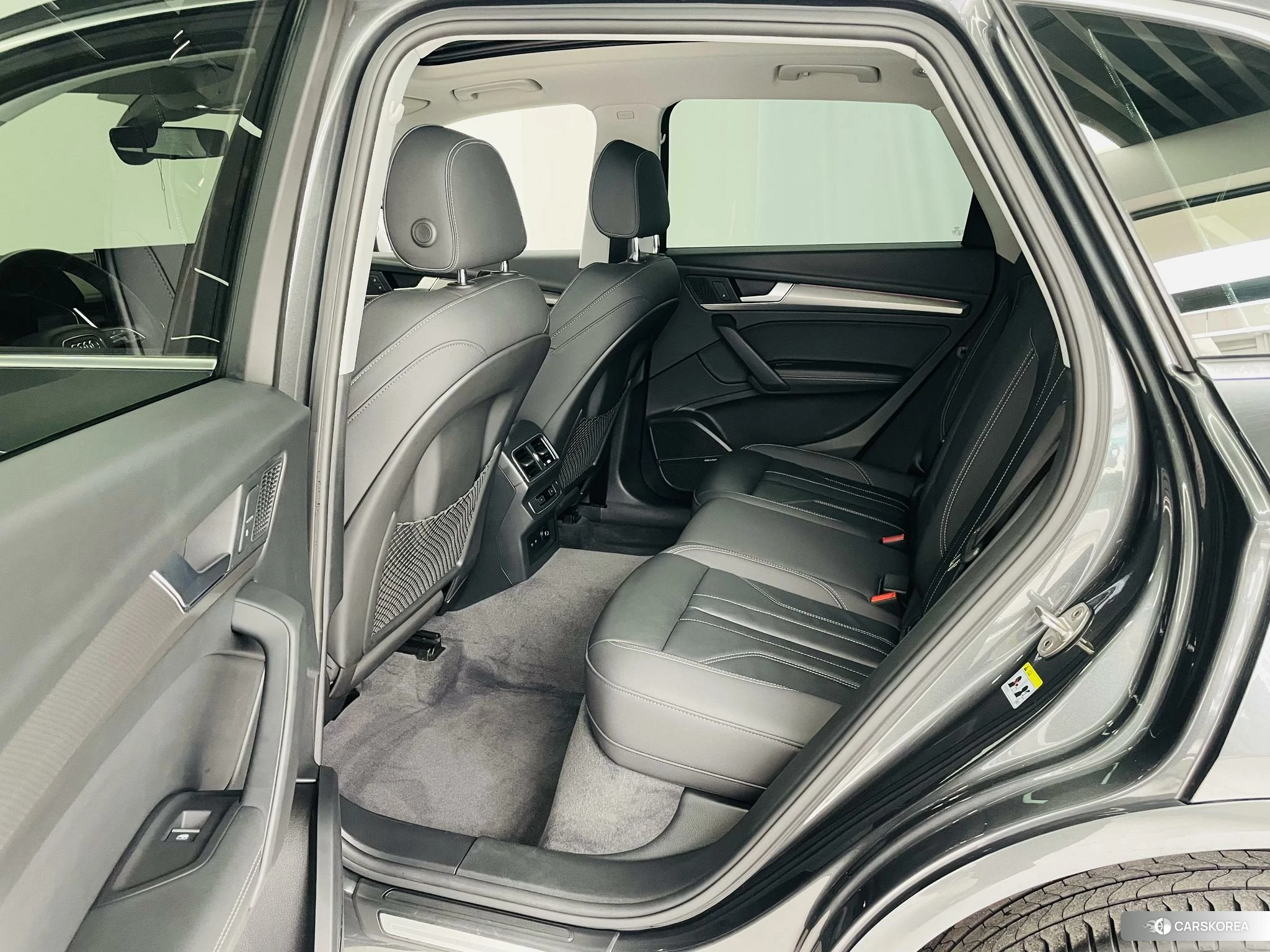 Audi Q5L id 4453747 из Китая 11