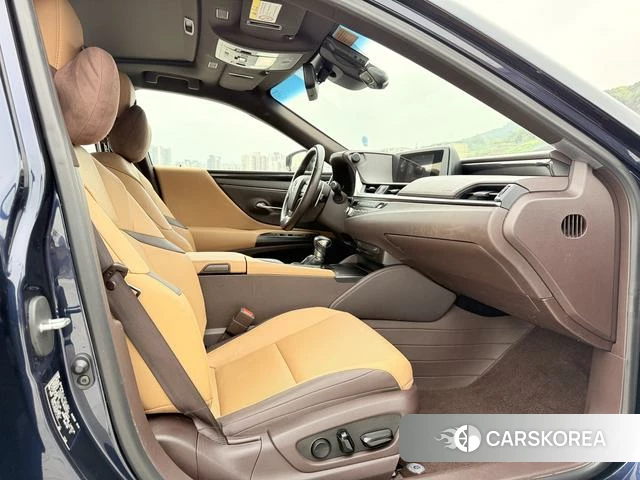 Lexus ES id 4274693 из Китая 15