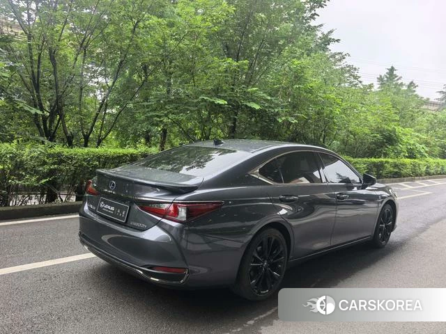 Lexus ES id 4334925 из Китая 11