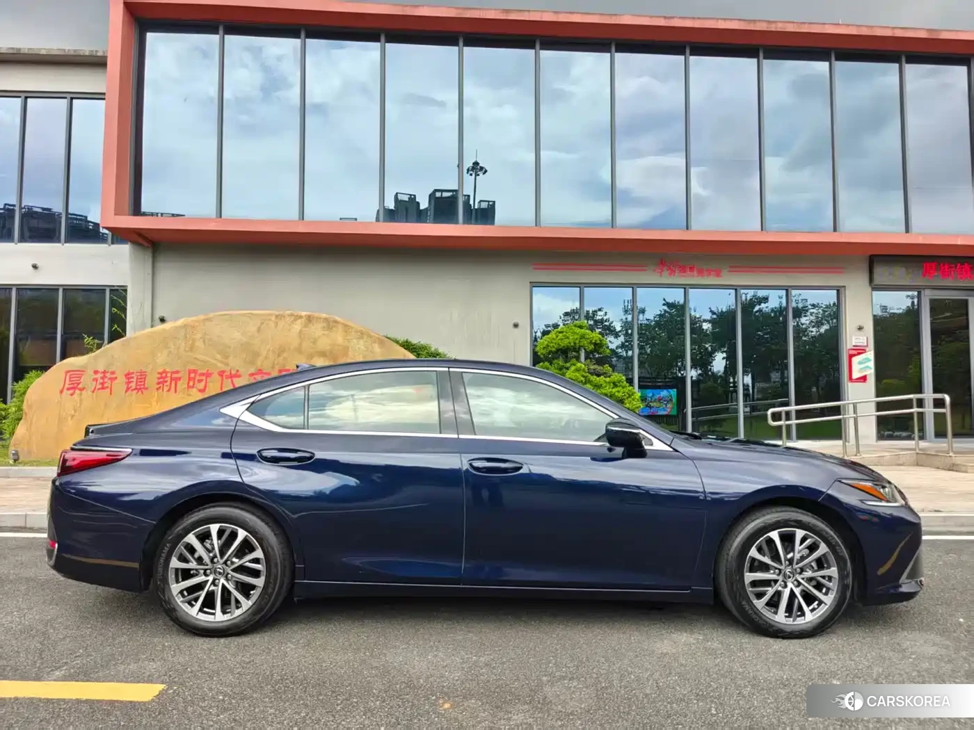 Lexus ES id 4577896 из Китая 15