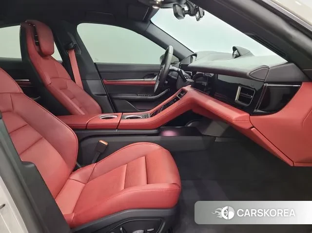 Porsche Taycan id 3776325 из Кореи 17