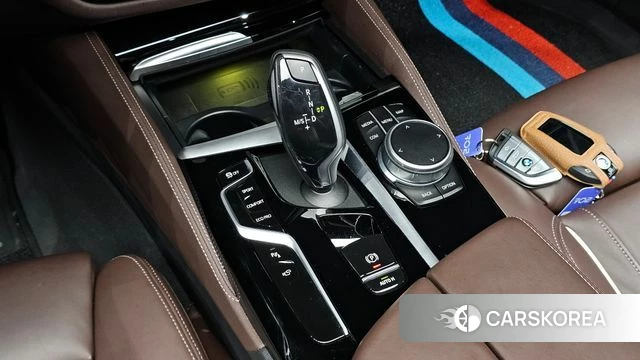BMW 5 Series (G30) id 4585960 из Кореи 30