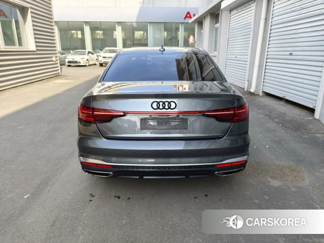 Audi A4L id 4212563 из Китая 8