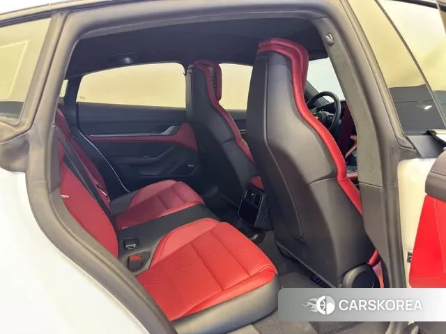 Porsche Taycan id 3689602 из Кореи 18