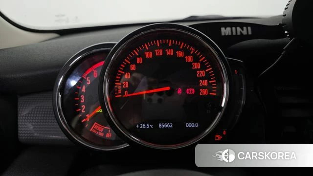 Mini Cooper D id 4751106 из Кореи 32