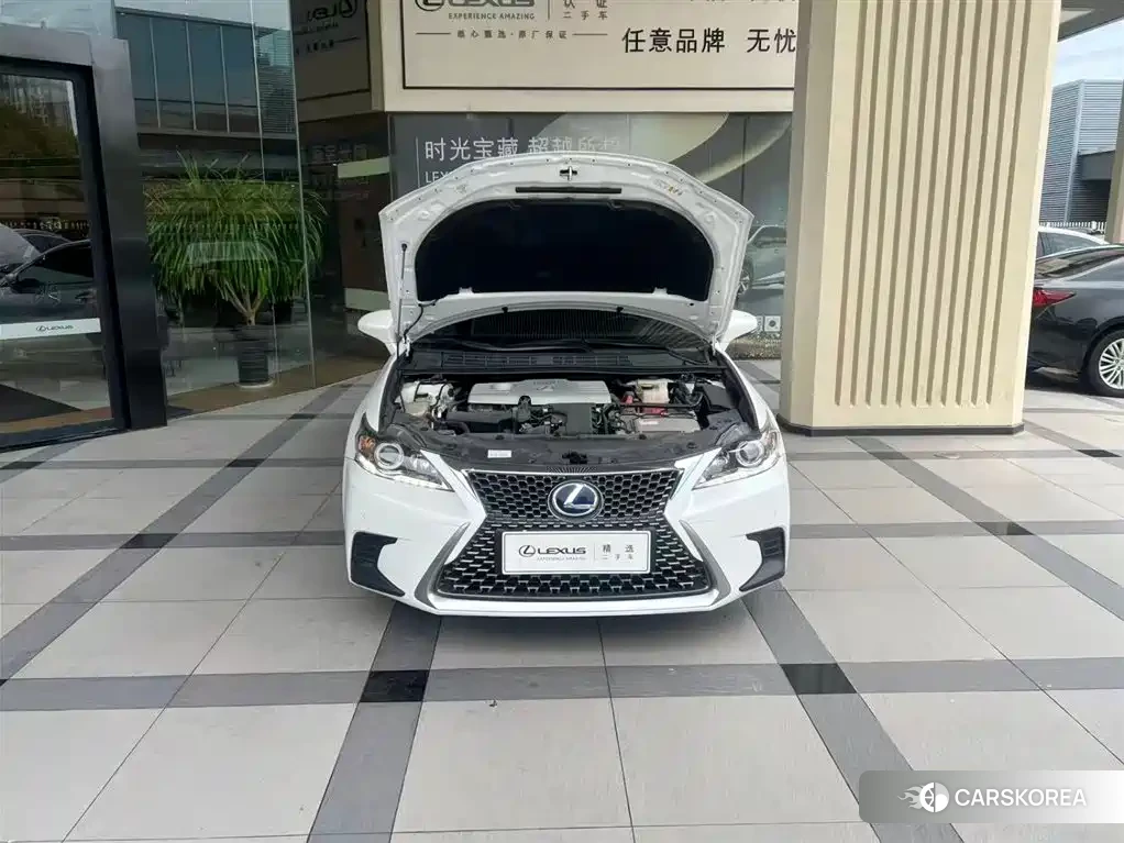Lexus CT id 4680786 из Китая 8