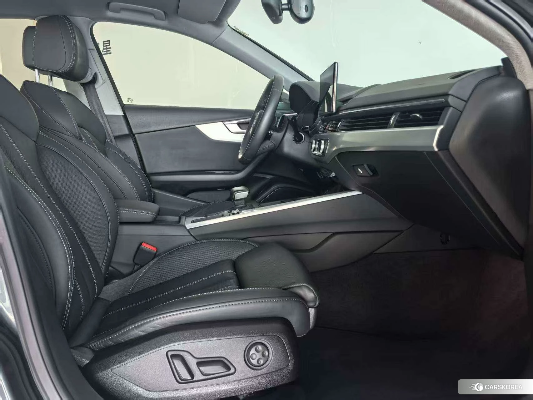 Audi A4L id 4454431 из Китая 13