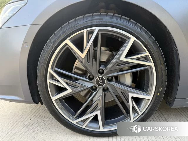 Audi A7L id 3856092 из Китая 16