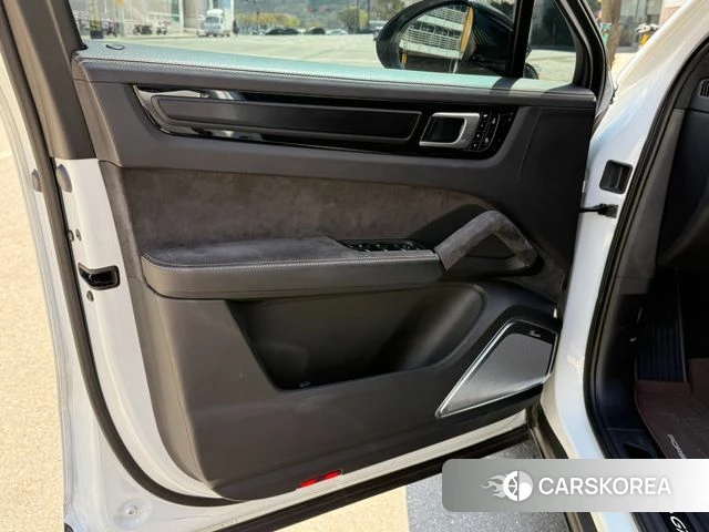 Porsche Cayenne (PO536) id 3903713 из Кореи 18