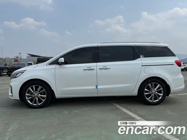 Kia The New Carnival id 2647604 из Кореи 18