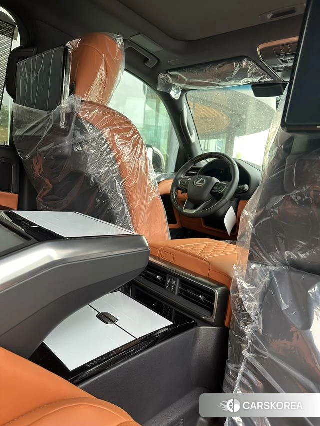 Lexus LX id 4273847 из Китая 8