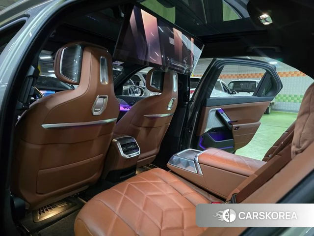 BMW 7 Series (G70) id 3922086 из Кореи 18