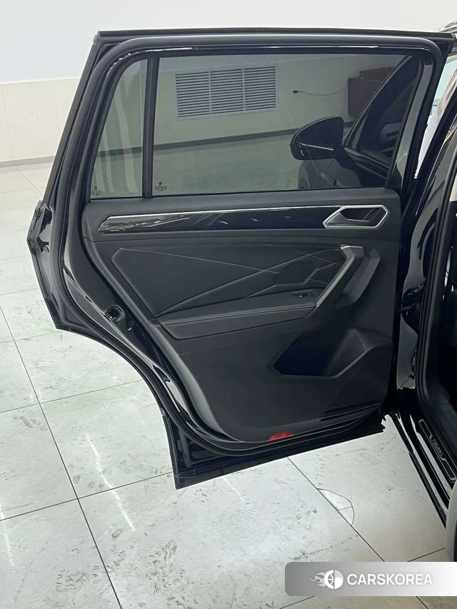 Volkswagen Tiguan L id 4264952 из Китая 21