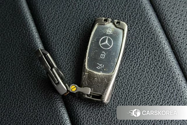 Mercedes-Benz E-class id 4260696 из Китая 18