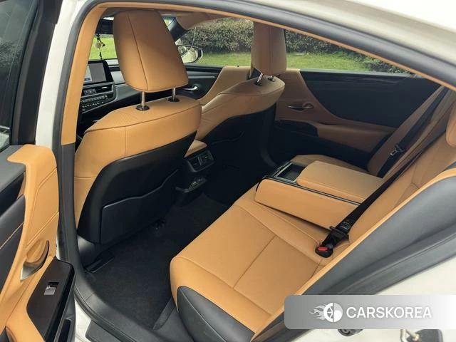 Lexus ES id 4321061 из Китая 13