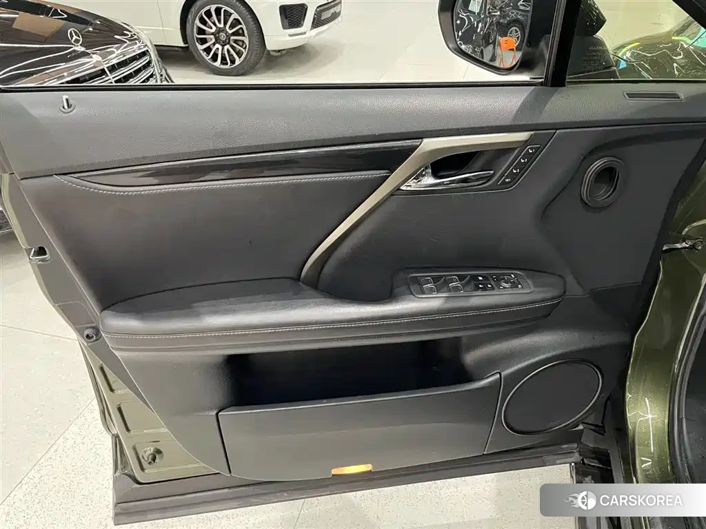 Lexus RX id 4546026 из Китая 13