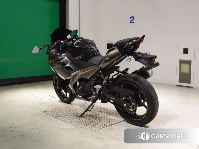 Kawasaki NINJA 400 id 4379998 из Японии 8