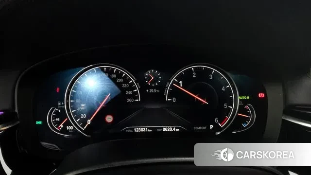 BMW 5 Series (G30) id 3013925 из Кореи 18