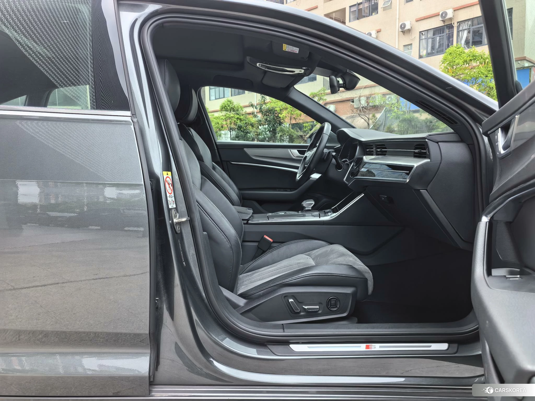 Audi A6L id 4454432 из Китая 20