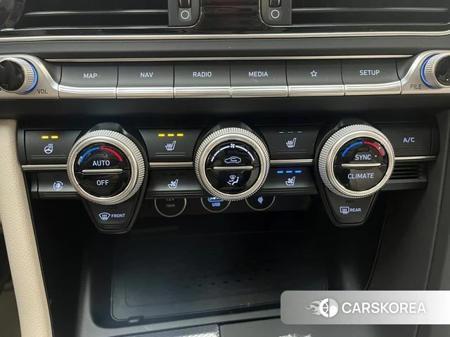 Genesis The New G70 id 4303299 из Кореи 18