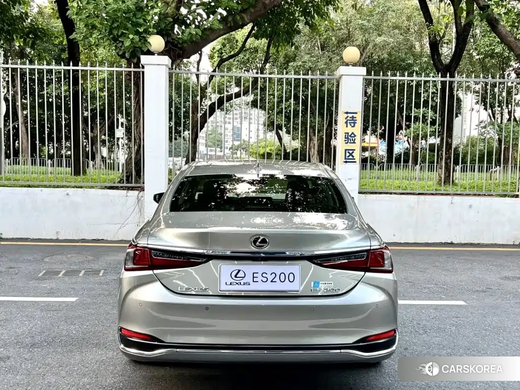 Lexus ES id 4685913 из Китая 8