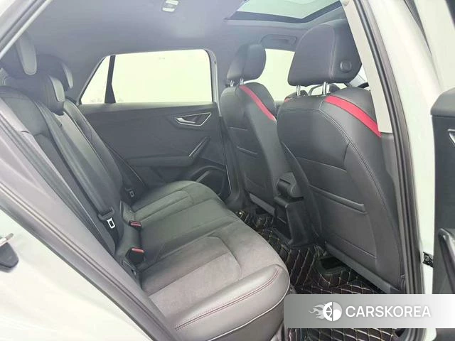 Audi Q2L id 3909023 из Китая 8