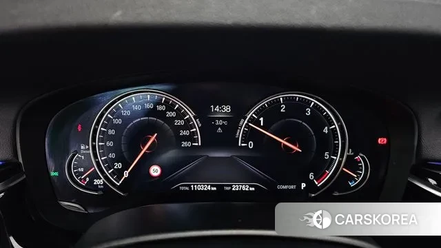 BMW 5 Series (G30) id 3641509 из Кореи 18