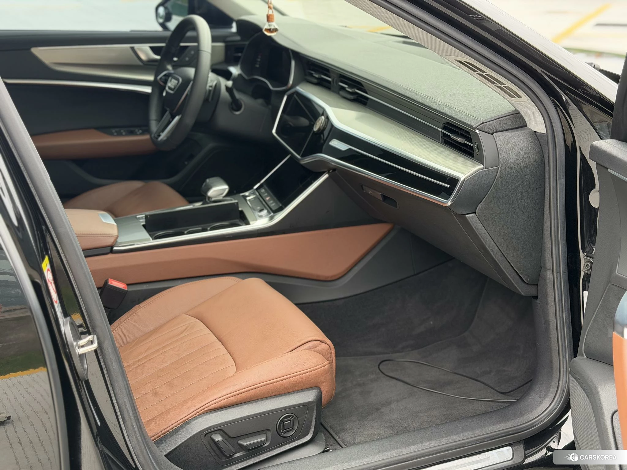 Audi A6L id 4479300 из Китая 13