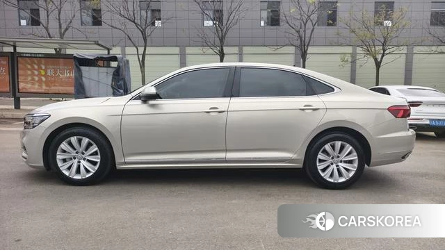 Volkswagen Passat id 3856289 из Китая 17