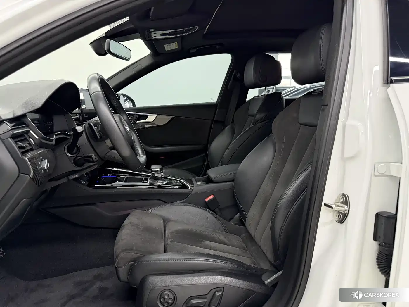 Audi A4L id 4539083 из Китая 17