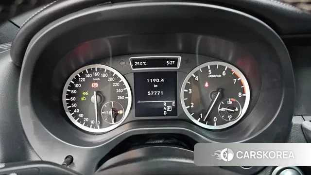 Infiniti Q30 id 3134118 из Кореи 18