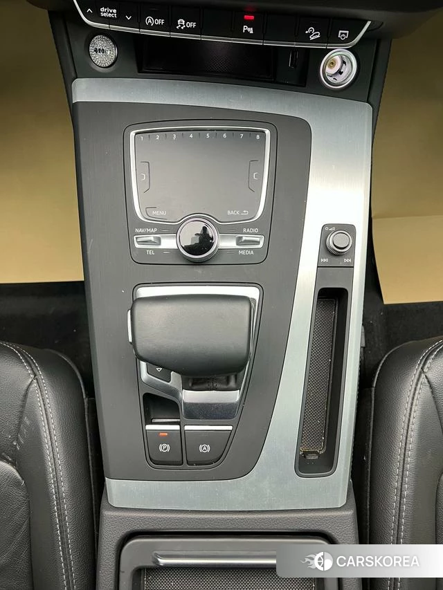 Audi Q5L id 4259197 из Китая 27
