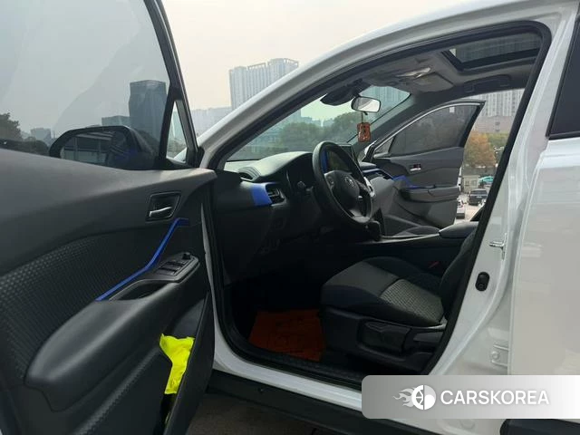 Toyota C-HR id 4272481 из Китая 8